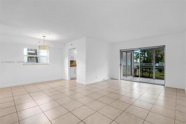 Building Photo - 8002 Lagos De Campo Blvd