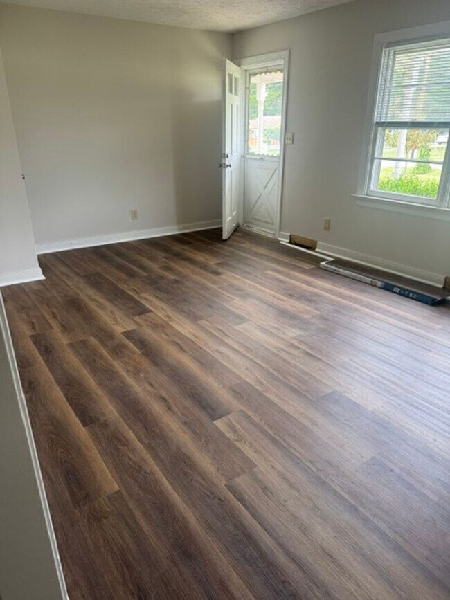 Building Photo - 719 Whitestone Dr