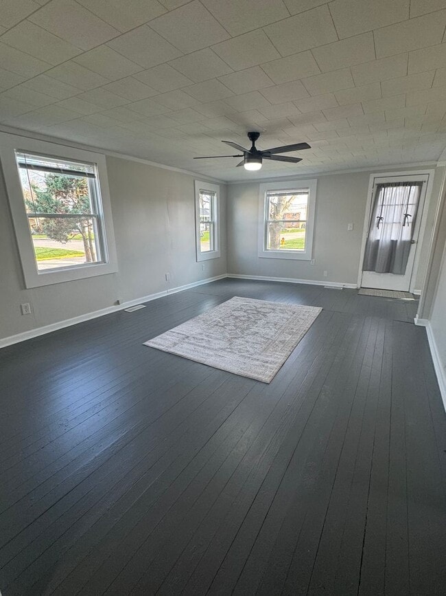 Building Photo - Small 2-Bed Home on E Horton – Simple & Affordable