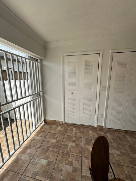 Building Photo - 403 SW 78th Pl