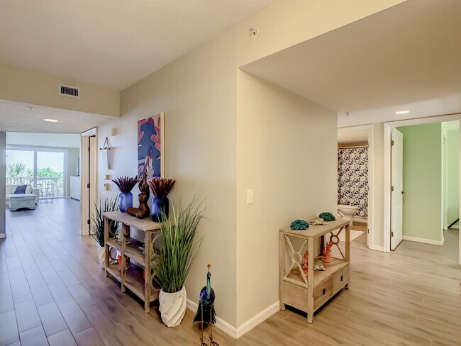 Building Photo - 1851 Jimmy Buffett Mem Hwy