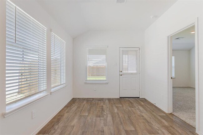 Building Photo - 4302 Freya Pointe Dr