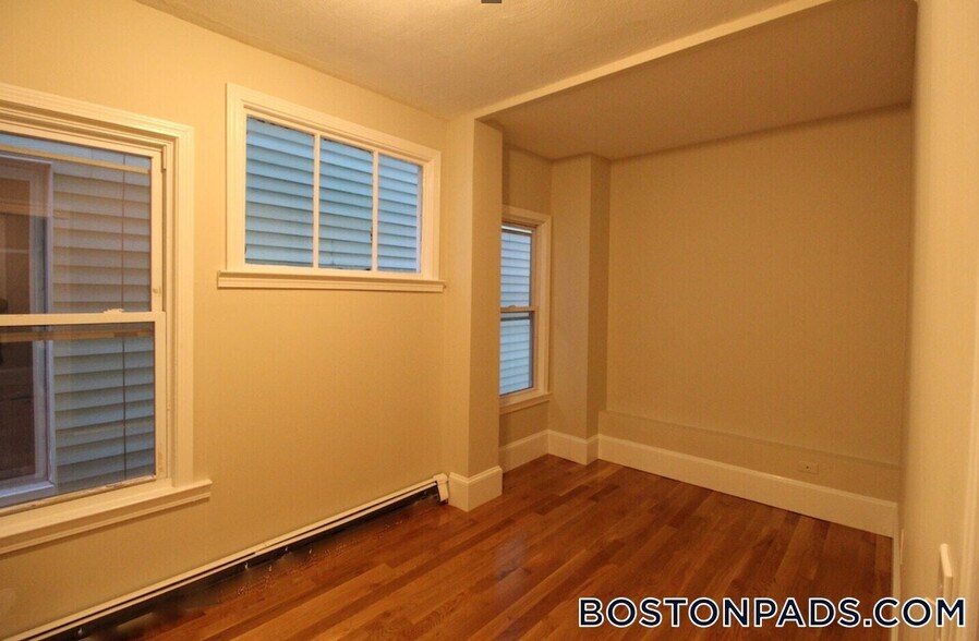 Building Photo - 125 Princeton St