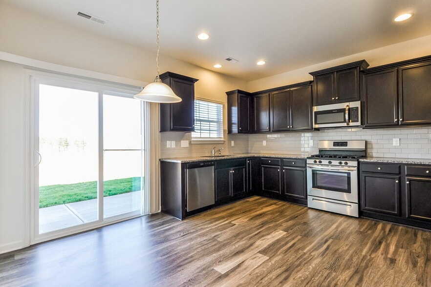 Building Photo - 21 Relict Dr