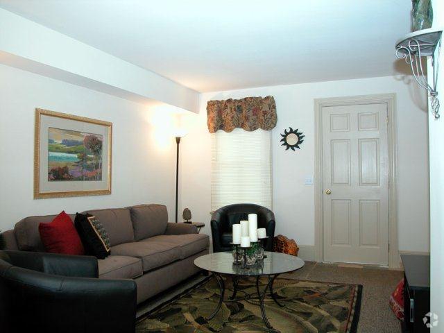 Living Room - Salem Historic Homes