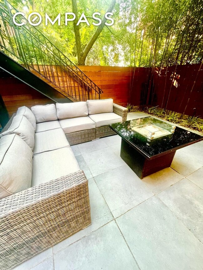 Building Photo - 216 W 137th St