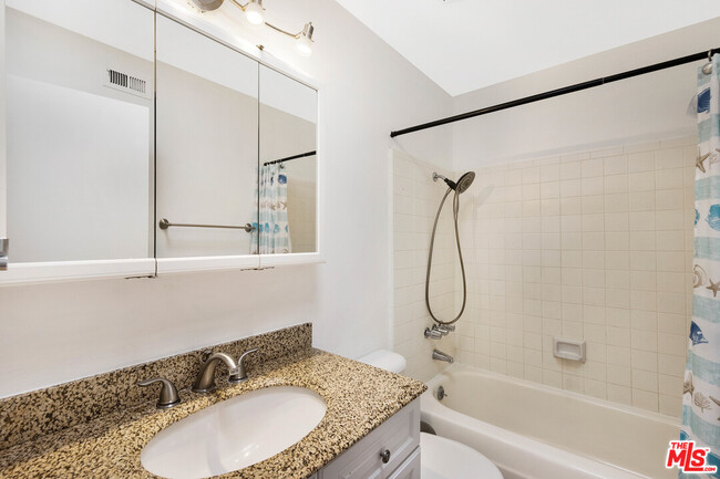 Building Photo - 2230 N Indian Canyon Dr