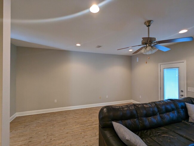 Building Photo - 8776 Brown Pelican Cir