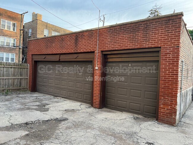 Building Photo - 4820 N Springfield Ave