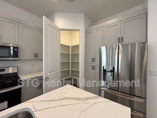 Building Photo - 2963 E Snowberry Dr