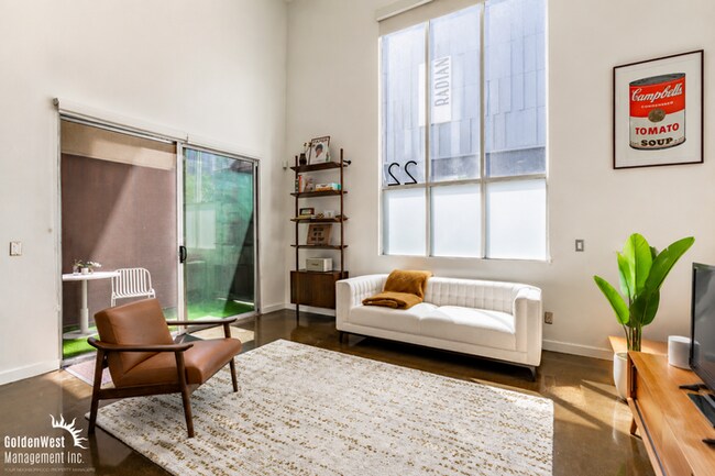Building Photo - Modern 1Bdm 1Ba Unfurnished Loft-Style Home with Open Concept Living!
