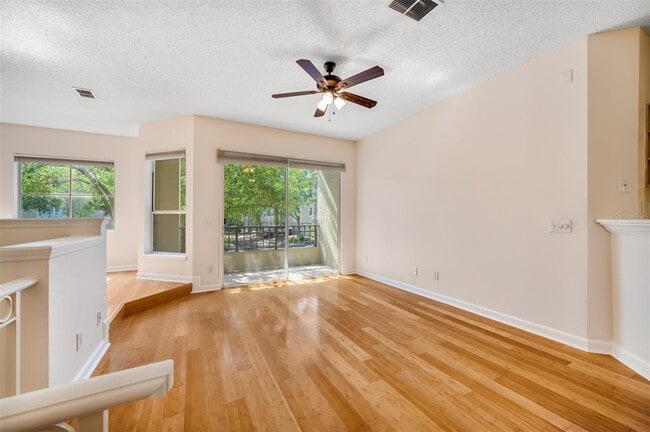 Building Photo - 755 Mainsail Dr