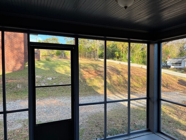 Building Photo - ***Near Ft. Benning. Columbus, GA 2 Bedroom / 1 Bathroom Home for Rent***