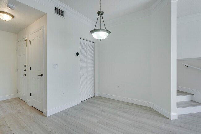 Building Photo - 155 Galicia Way