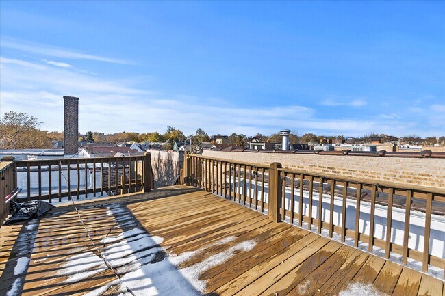 Building Photo - 2210 W Carmen Ave