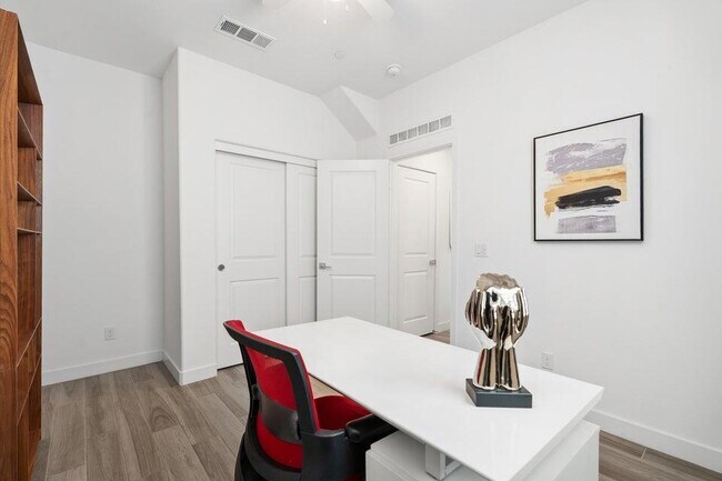 Building Photo - 76333 Trojan Dr