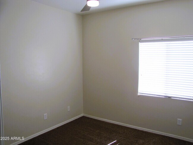 Building Photo - 1046 Estancia Dr