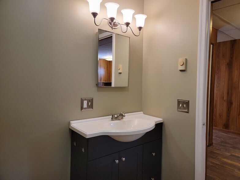 Building Photo - 84 Gross St