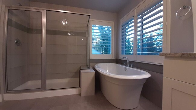 Building Photo - Magnificent Gig Harbor 4 Bed Home For Rent