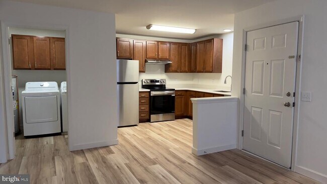 Building Photo - 38 Sequoia Dr