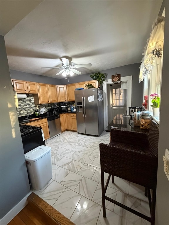 Building Photo - 31 Fifield St