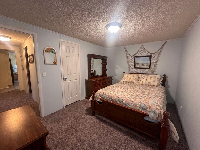 Building Photo - 5 Bedroom Beach House