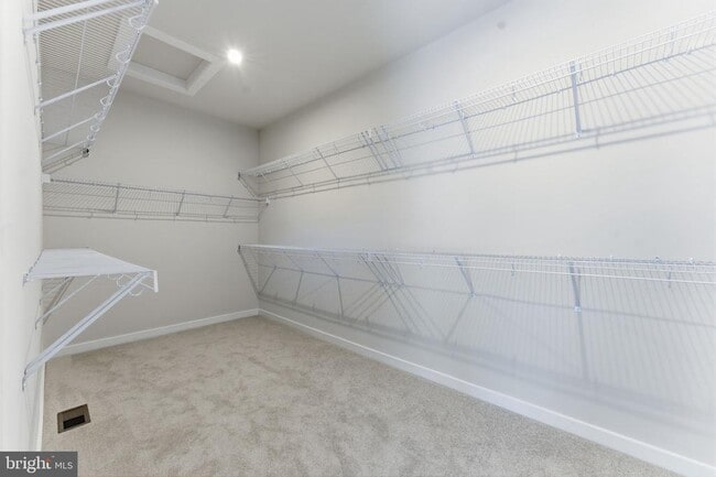 Building Photo - 2490 Connector Aly