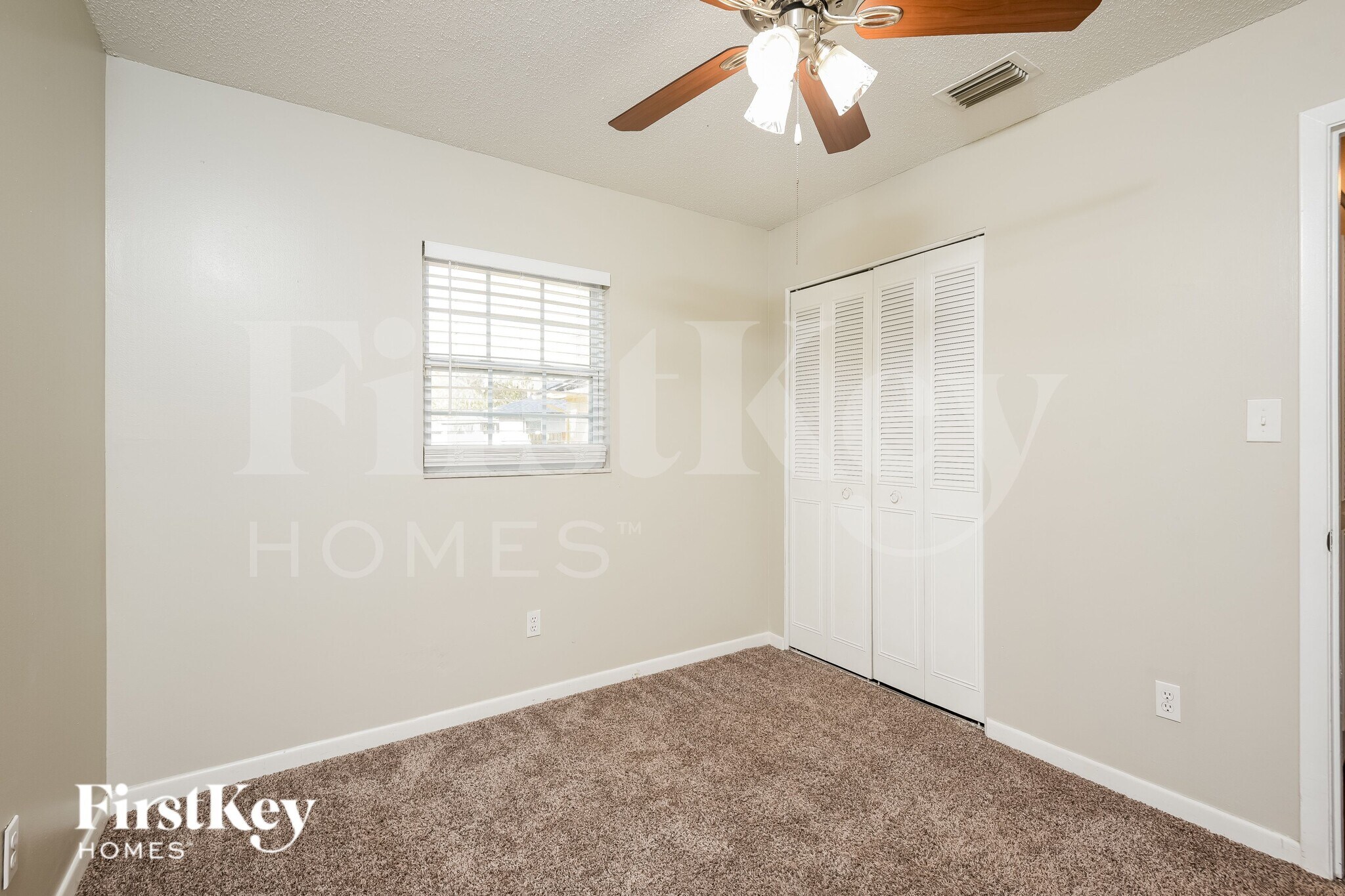 Building Photo - 585 Walden Ct