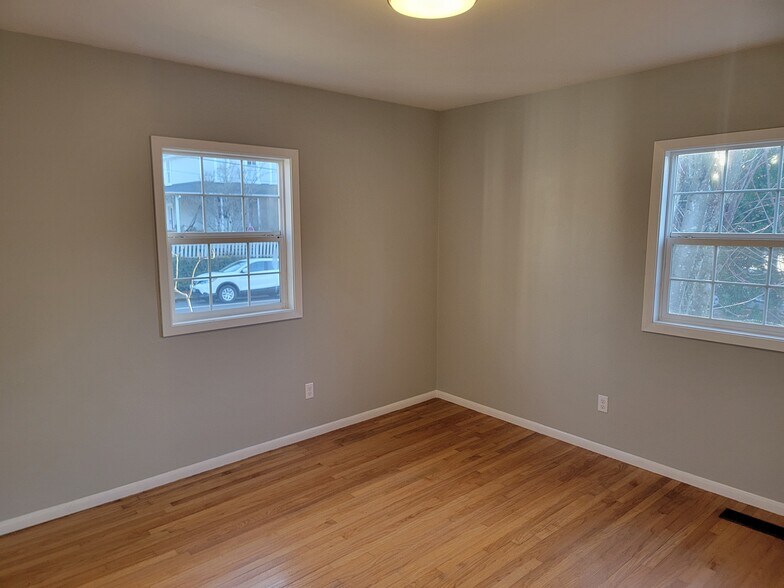 Building Photo - 8385 SW Avery St