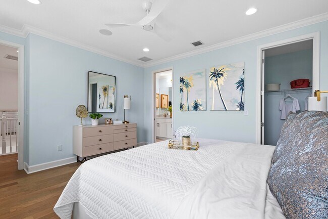 Building Photo - 16181 Oakview Dr