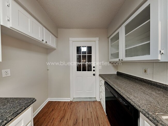Building Photo - 900 Cannon Dr