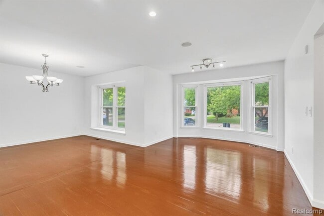 Building Photo - 36939 Heatherton Dr