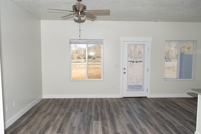 Building Photo - 382 N 100 W