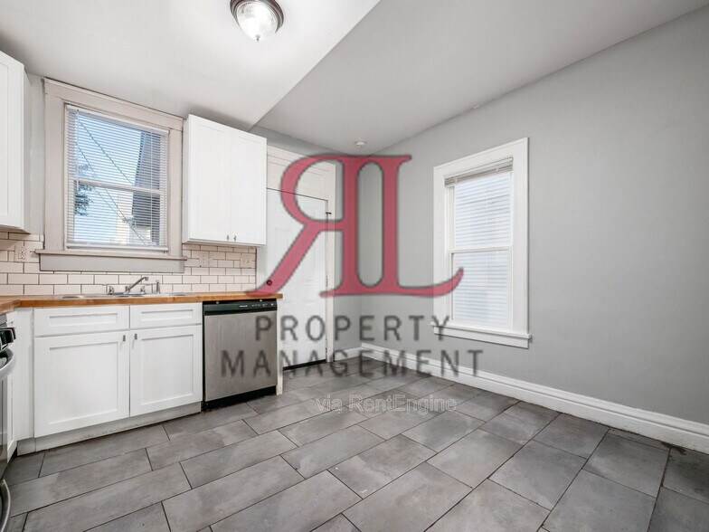 Building Photo - 1113 S 22nd St