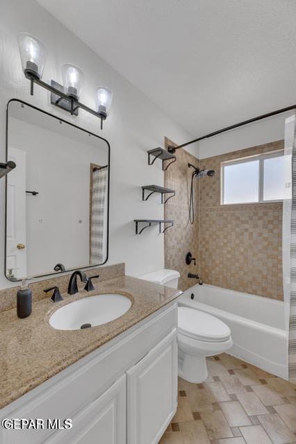 Building Photo - 1121 Regal Ridge Dr