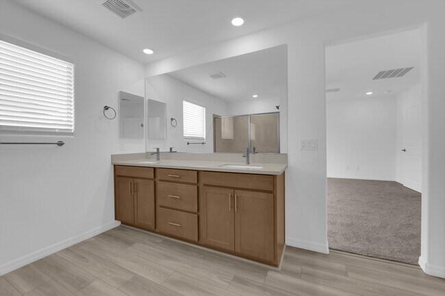 Building Photo - 10239 Estancia Hl St