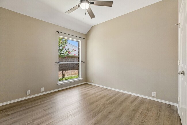 Building Photo - 3313 Heatherbrook Dr