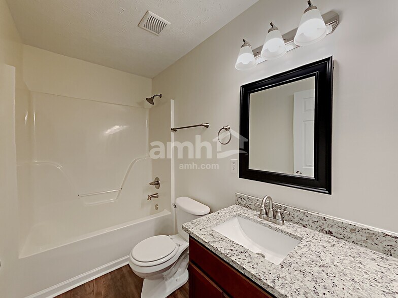 Building Photo - 1543 St Andrews Dr