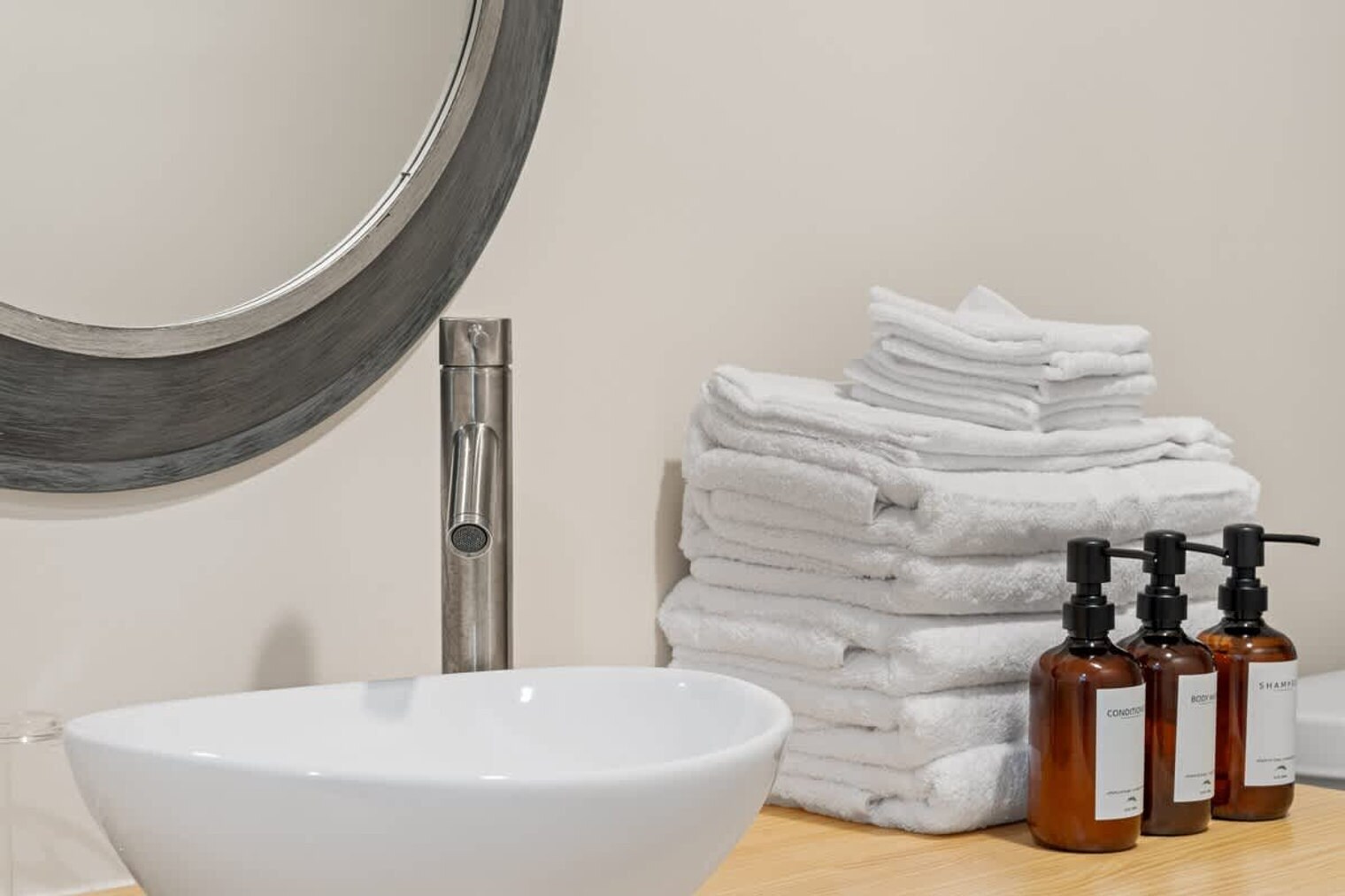 Building Photo - 608 S 21st Ave