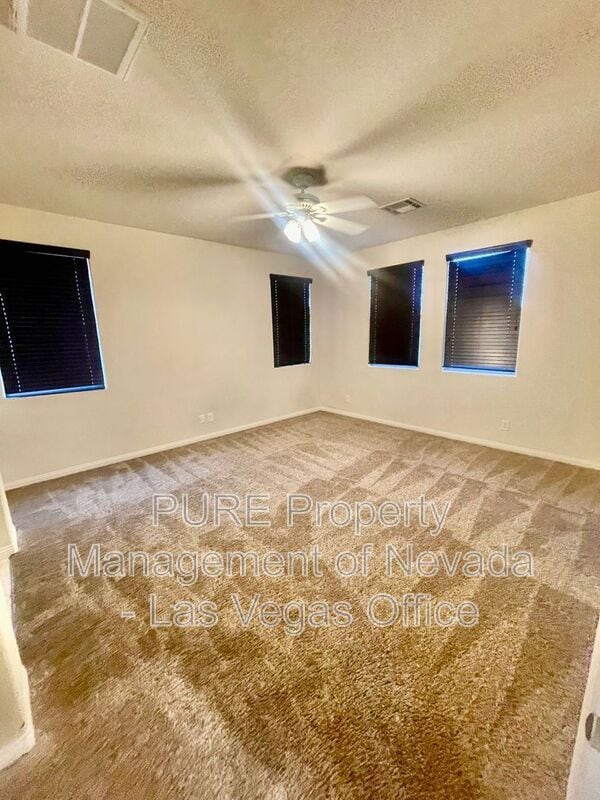 Building Photo - 117 Castle Course Ave