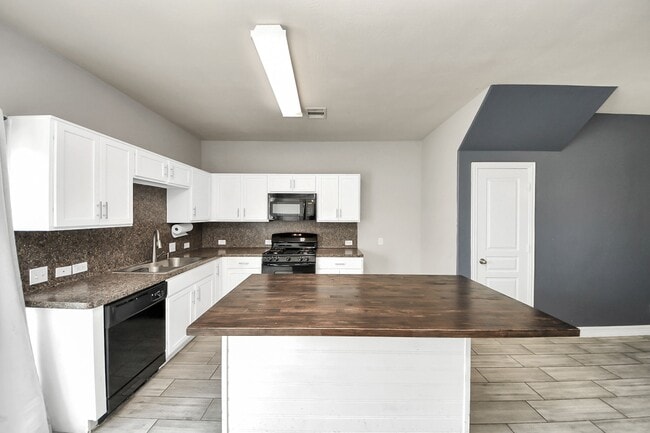 Building Photo - 7515 Morgan Ranch Tr