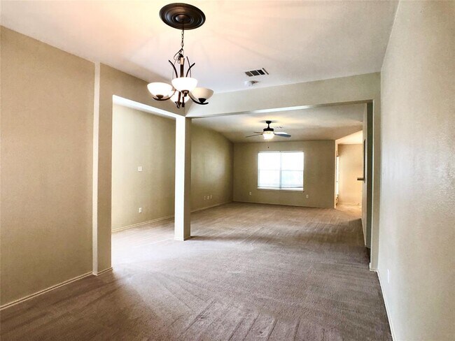 Building Photo - 2141 Pearson Way
