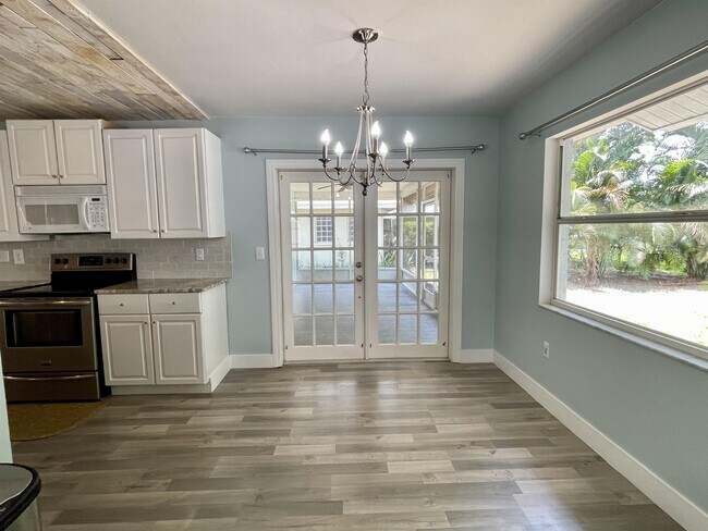 Building Photo - 5610 29th St Cir E