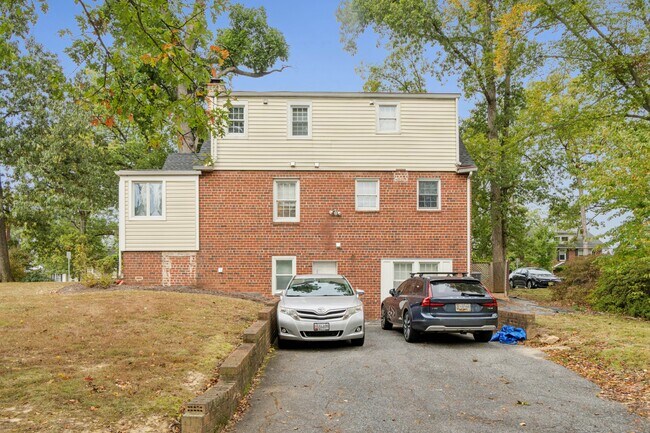 Building Photo - 8305 48th Ave