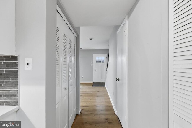 Building Photo - 341 Clarkson St