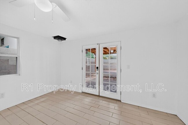 Building Photo - 823 San Lorenzo Ave NW