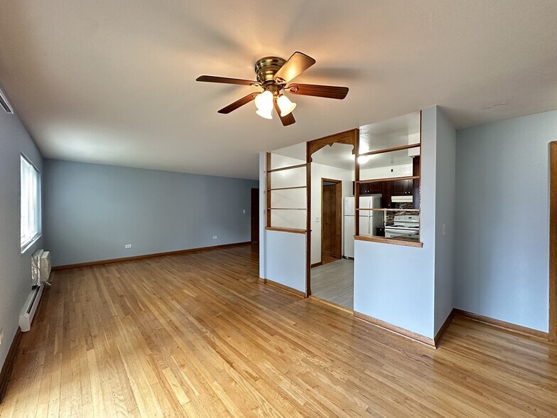 Building Photo - 1639 Oakwood Ave