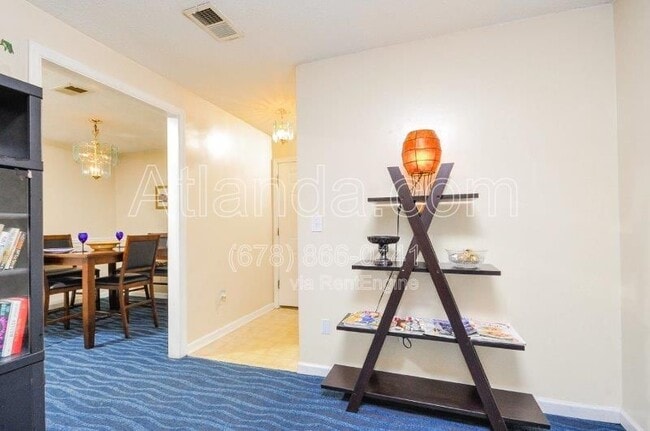 Building Photo - 3595 Woodbriar Cir