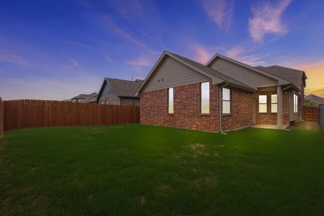 Building Photo - 3916 Ford Dr