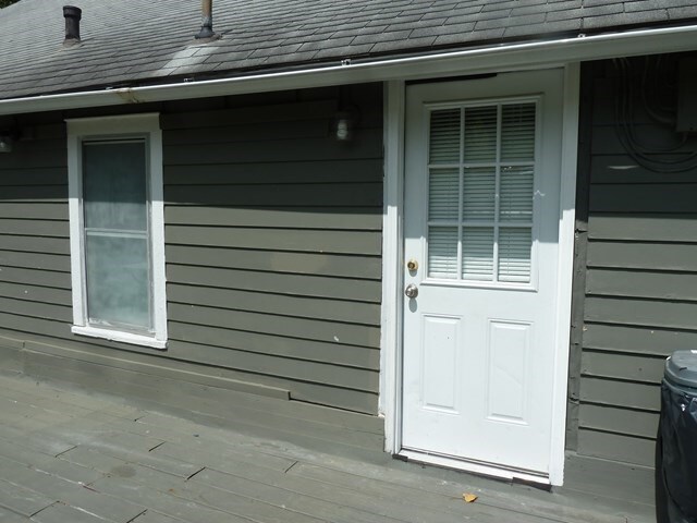 Building Photo - 118-120 W 6th St